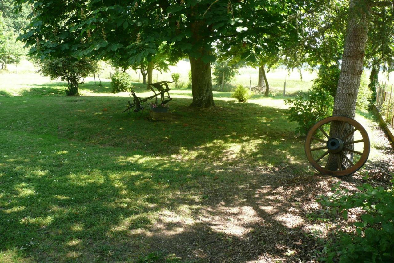 Domaine Serrot Saint-Elix-Theux Exterior foto